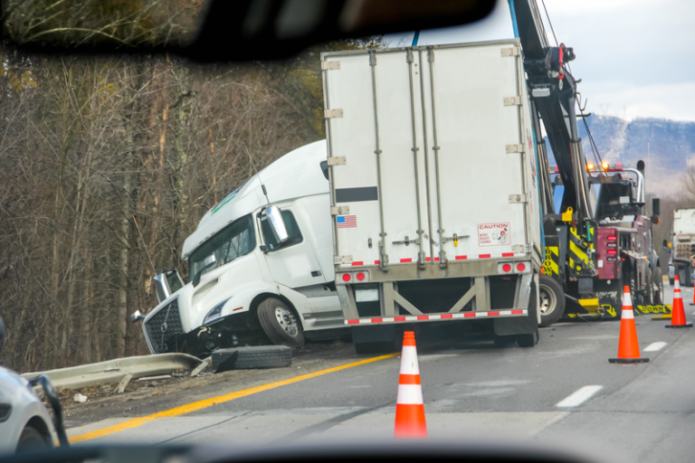 causes of big truck accidents